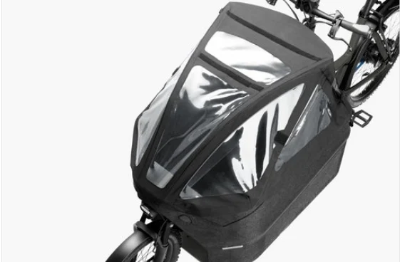 Box mit Kinderverdeck