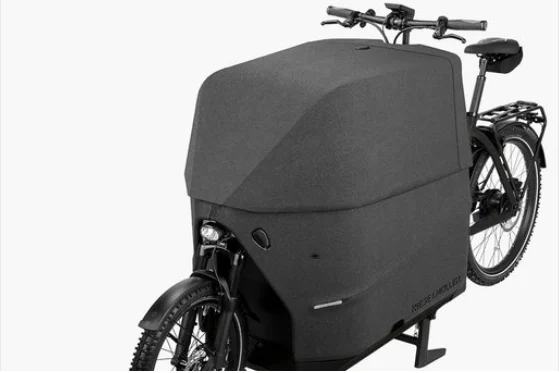 Box mit hohem Box-Cover